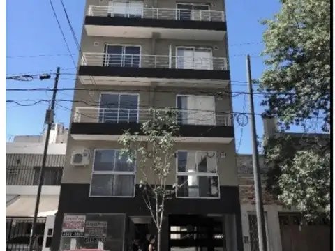 Depto 1 ambiente y 1/2 ambientes de 49m2 conHall,  cocina, living,  baño y dormitorio separ c/mueble