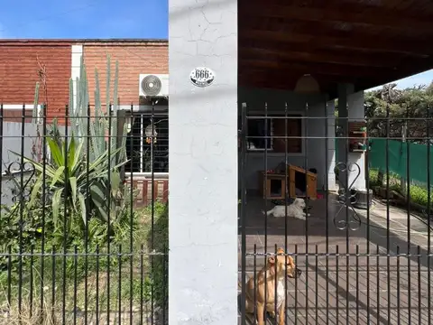 Casa 3 ambientes con 1 baño
