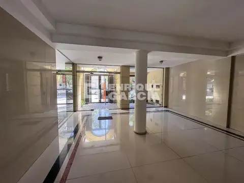 14 De Julio 1400, Piso 2