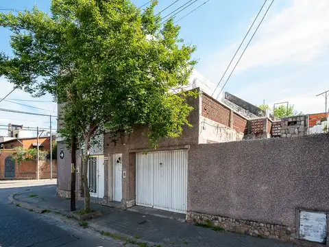 Casa 6 ambientes con 3 baños