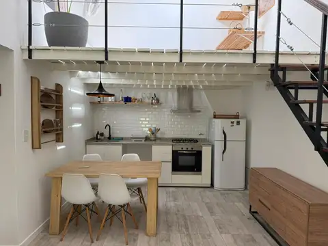 Martin y Omar 200, Piso pb