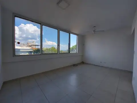 DEPARTAMENTO MICROCÉNTRICO, DE 2 DORMITORIOS S/COCHERA, S/CALLE BOLÍVAR. VENTA. POSADAS, MISIONES.