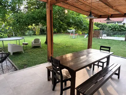 Casa en Alquiler Temporal en Bella Vista, USD 3.200