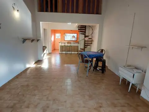 Depto Tipo Casa en Venta de 7 ambientes