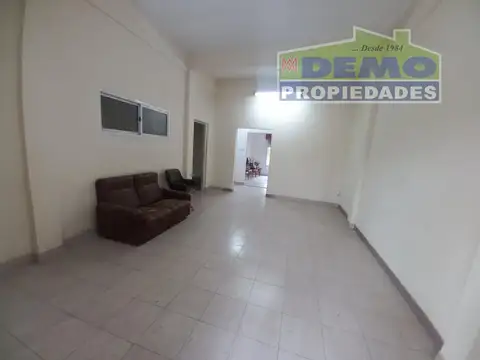 José de San Martin N° 1800 E/ Falucho y Miraflores