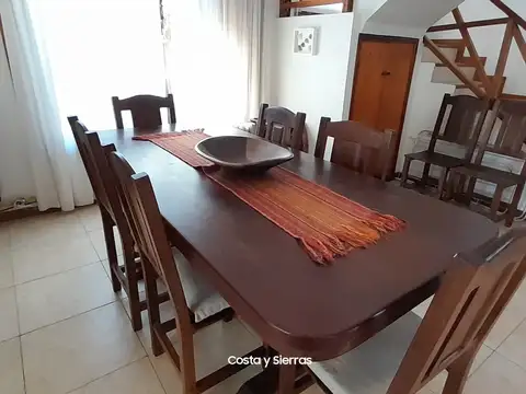 Casa 4 ambientes con 2 baños