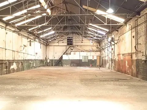 Galpón. Ovidio Lagos al 5700. 3 por 1000mts c/u