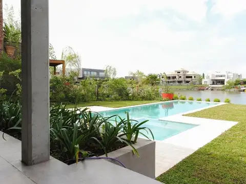 Avenida de los Lagos Nordelta 100