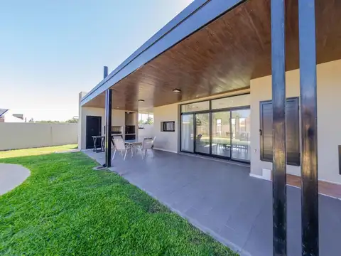 Casa en Venta en Funes, USD 249.000