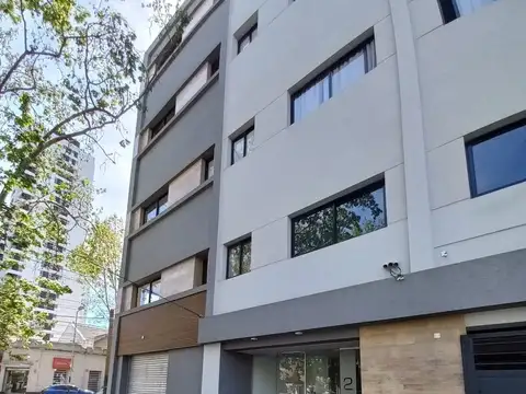 VENTA COCHERA TECHADA EN BANFIELD