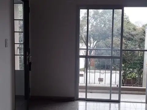 ALQUILER DEPTO DOS AMBIENTES EN PLATANOS