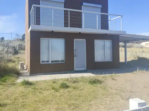 Se venden dos duplex frente al mar