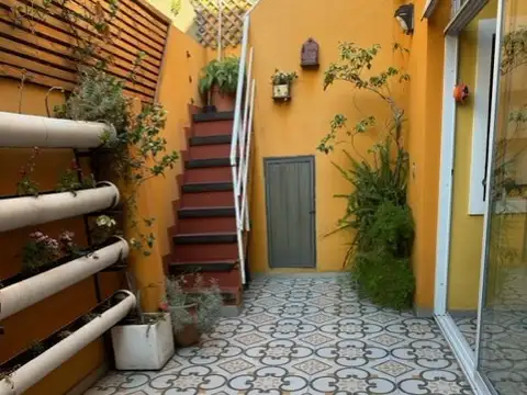 Depto Tipo Casa 4 ambientes con 2 baños