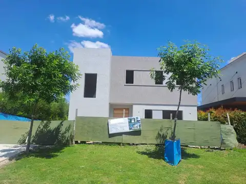 Casa en Venta en Barrio Santa Elisa, Pilar Del Este