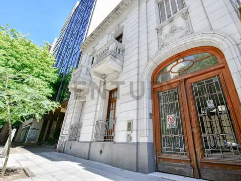 Casa en venta en La Plata de estilo Zona Tribunales