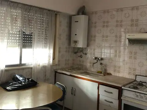 Espectacular casa 4 amb- Cochera-Patio-Amplio Parque-Quincho-Pileta-Terraza