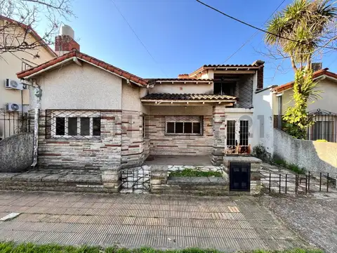 Casa en Venta en Castelar, USD 155.000