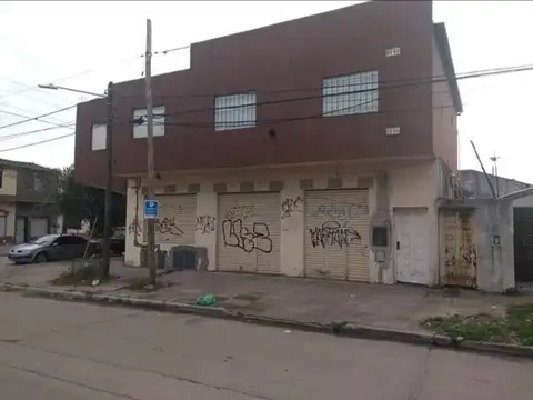 BLOCK DE 3 LOCALES + DEPARTAMENTOS EN VENTA - ITUZAINGO NORTE