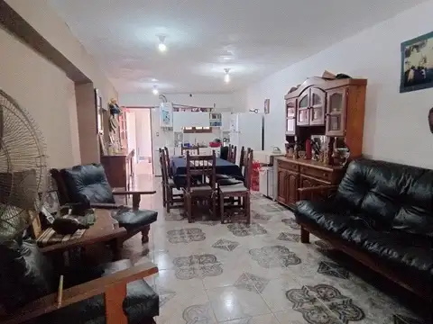 Casa 2 ambientes con 1 baño
