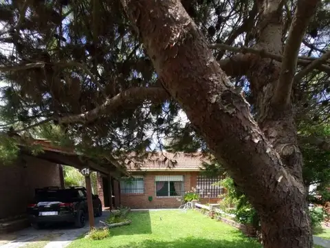 Paseo 141 entre Av. 1 y 2 100