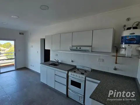 Sarmiento 1536 - DPTO 203