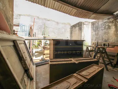 Av. Peron 29, entre Colón y Las Heras