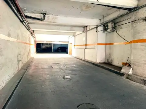 COCHERA EN VENTA EN LINIERS - PLANTA BAJA