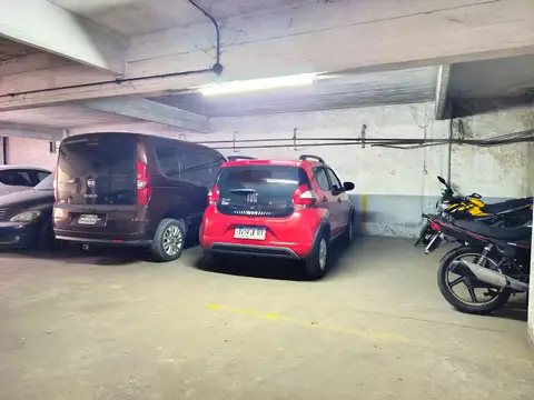 COCHERA EN VENTA EN LINIERS - PLANTA BAJA