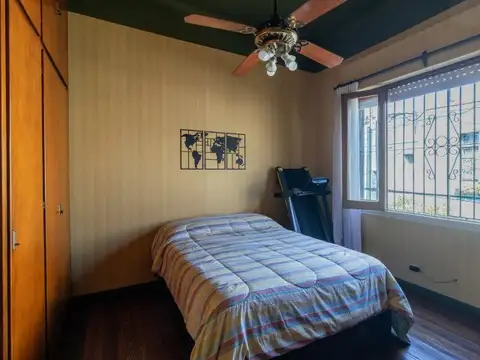 VENTA CASA - LOTE PROPIO - 4 AMBIENTES - PARRILLA - PARQUE  CHACABUCO