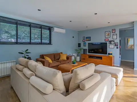 Casa 5 ambientes con 3 baños