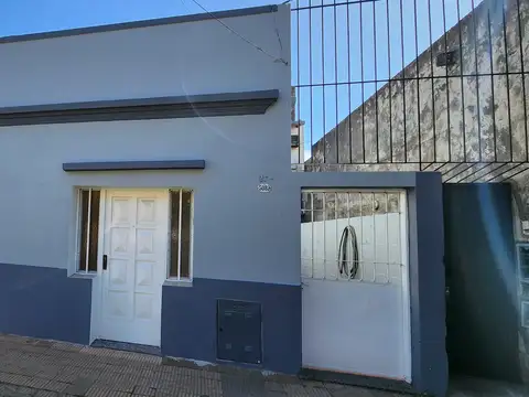 CASA EN PH AL FRENTE, 3 AMBIENTES CON TERRAZA, SIN EXPENSAS  