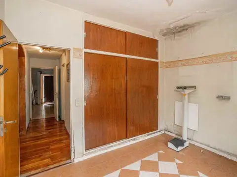 VENTA CASA 7 AMBIENTES OLIVOS ROCHE MUTIFAMILIAR