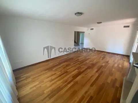 Casa en Venta con 4 cocheras