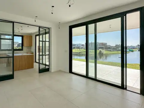 Casa 6 ambientes con 3 baños