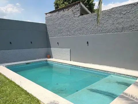 Casa en Venta en Castelar, USD 235.000