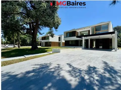 Casa en Venta en Countries y Barrios Cerrados en Esteban Echeverria, USD 1.050.000