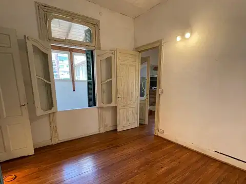 Depto Tipo Casa 4 ambientes con 2 baños