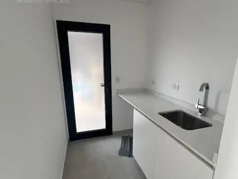 Casa 4 ambientes con pileta a estrenar en venta - Hudson Park