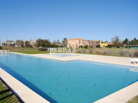 Lote venta de 594 m2 en Ayres Plaza Pilar