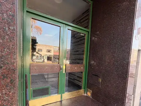 OPORTUNIDAD  4 Amb con Dependencia, Balcón corrido y patio en Villa Mitre