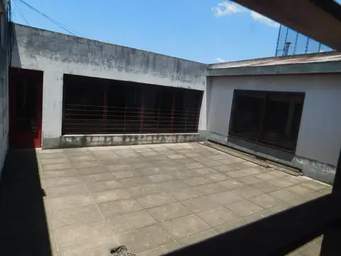 Venta Excelente Galpón Industrial Villa Gral Mitre!