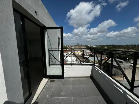 Departamento tipo duplex de 3 amb c/ Terraza - Haedo