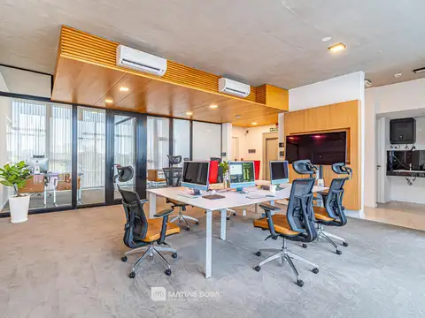 Alquiler Comercial - Piso completo de oficinas sobre Av. Constitución