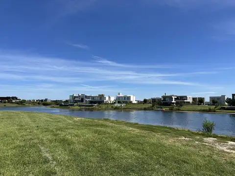 Barrio Costas - Lote al lago central