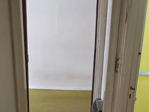 Valentin Gomez y Ecuador- Abasto- Semipiso c/fte 87m2 Oportunidad!