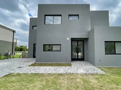 Casa en Venta en Puertos del Lago Barrio Ceibos A Estrenar