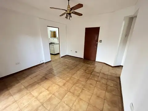 Departamento en Alquiler en Almagro, $ 640.000