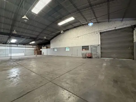 Galpon en Venta 37  mts Fondo