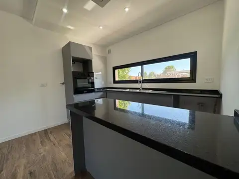 CASA 4 AMBIENTES HARAS SAN PABLO A ESTRENAR