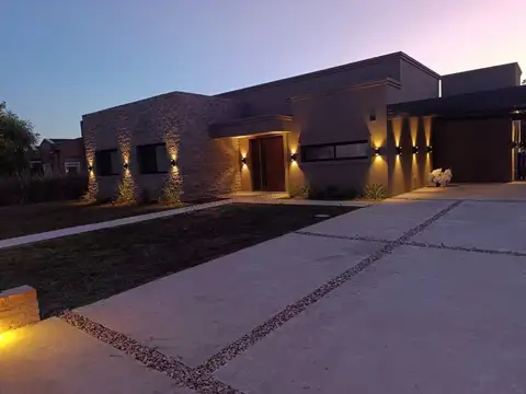 CASA 4 AMBIENTES HARAS SAN PABLO A ESTRENAR